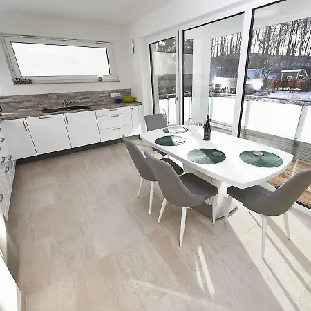 Haus Kap Arkona In - 02 Mit Kamin Und Terrasse